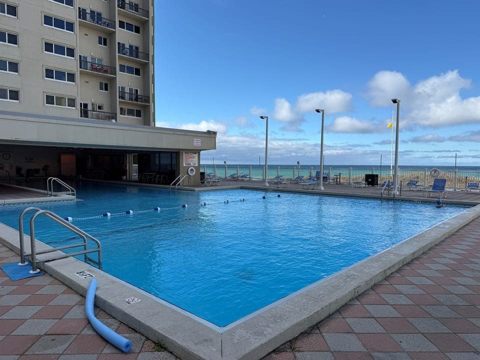 Pinnacle Port Pool