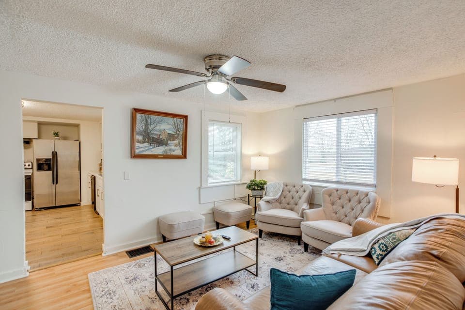 Living Room | Free WiFi | Smart TV