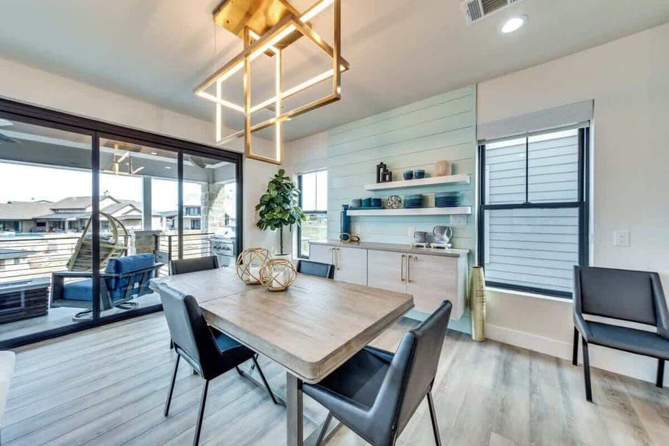 Savor your meals with a lovely view and plenty of natural light.