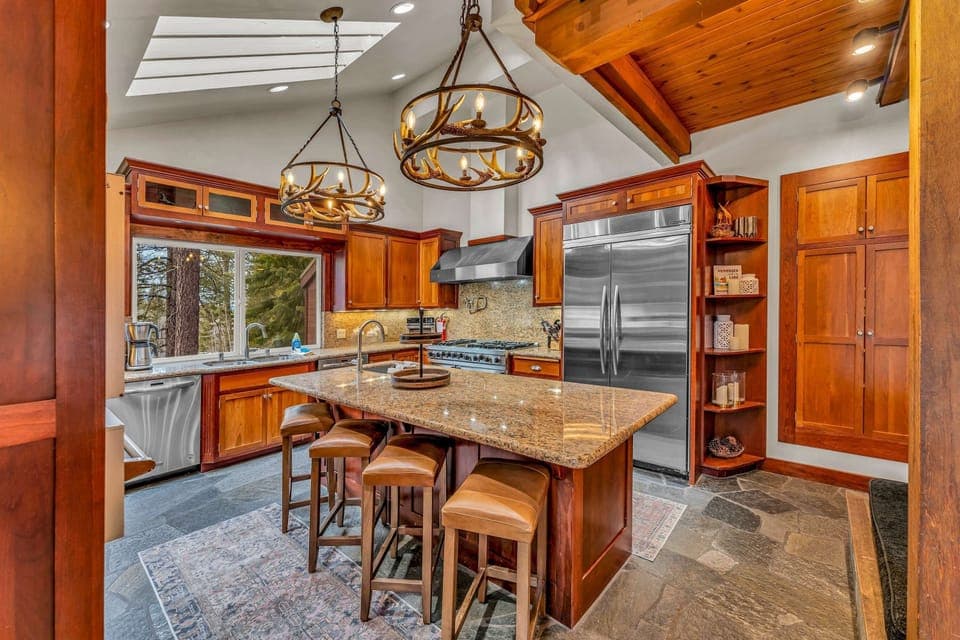 Kitchen: KitchenAid appliances, drip coffee maker, toaster, Crockpot, waffle maker, food processor