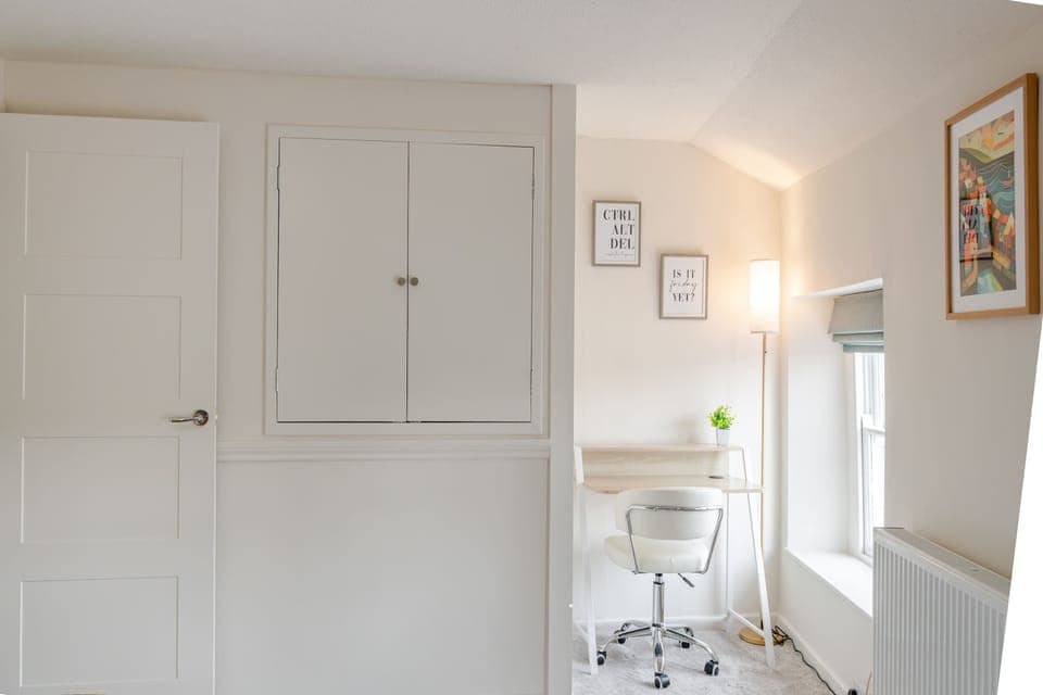 Master bedroom desk space