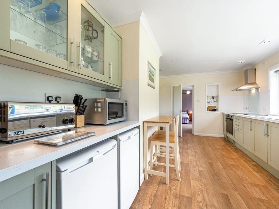 Kitchen | Paradise View - Gables Getaways, Beaworthy