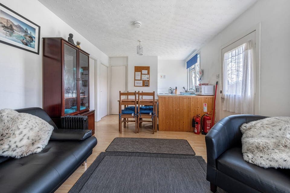 Open lounge ./ dining area.