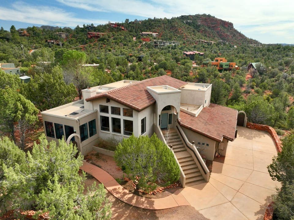 Beautiful home in a great location close to downtown. 