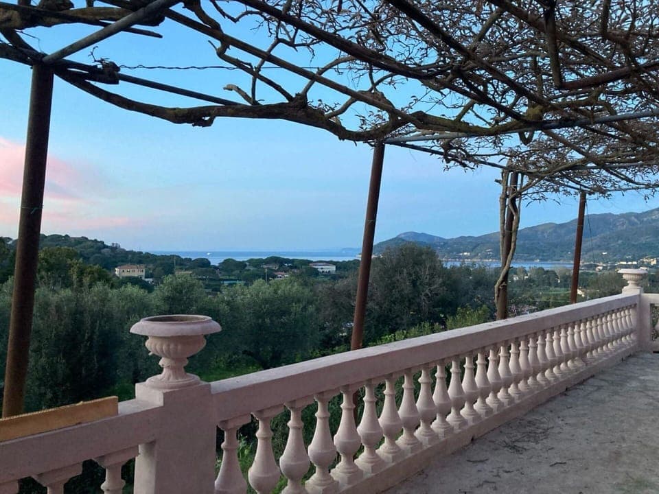 Watercraft, Boat, Apartment, Marina, Outdoor Furniture, Shade, Boats And Boating--Equipment And Supplies, Balcony, Resort, Dock