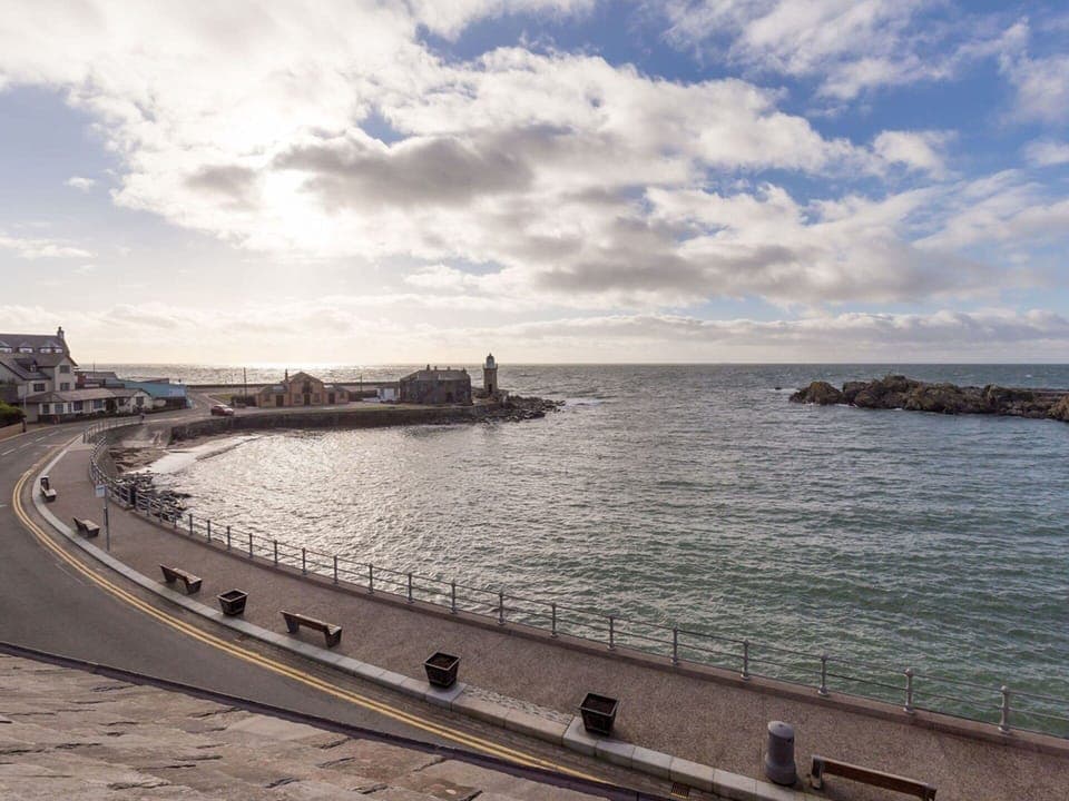 Swimming Pool, Outdoor Furniture, Composite Material, Shade, Resort, Leisure, Eco Hotel, Garden, Landscaping, Yard