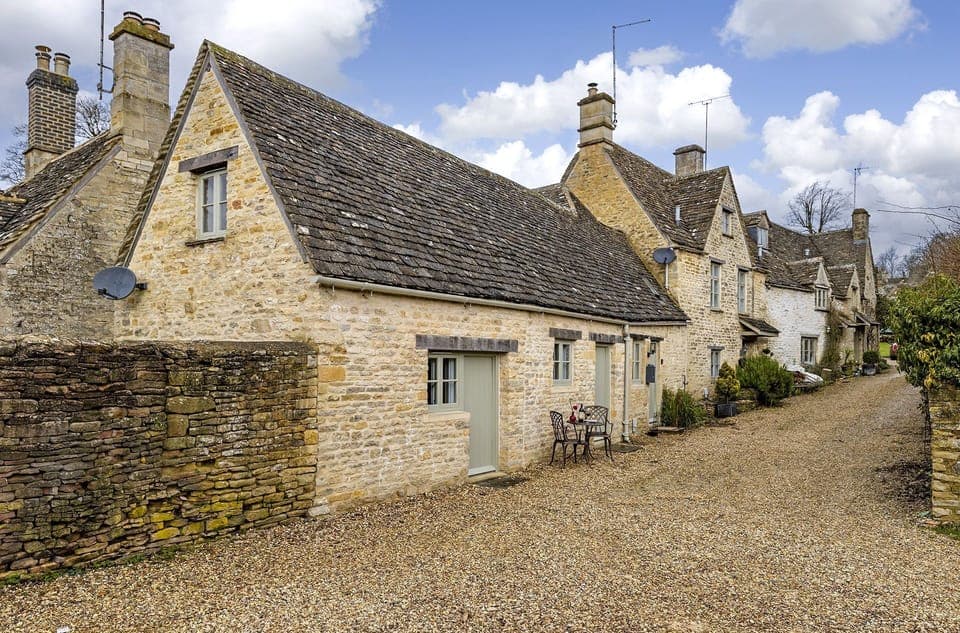 Little Bird Cottage - StayCotswold