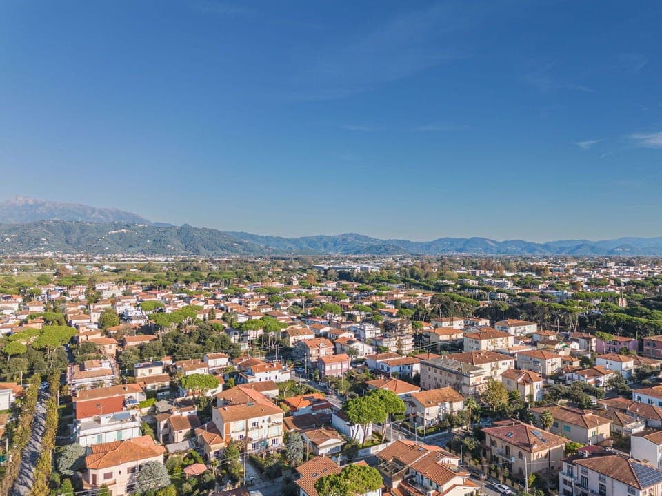 Daytime, Urban Area, Residential Area, City, Horizon, Neighbourhood, Bird'S-Eye View, Town, Landscape, Metropolitan Area