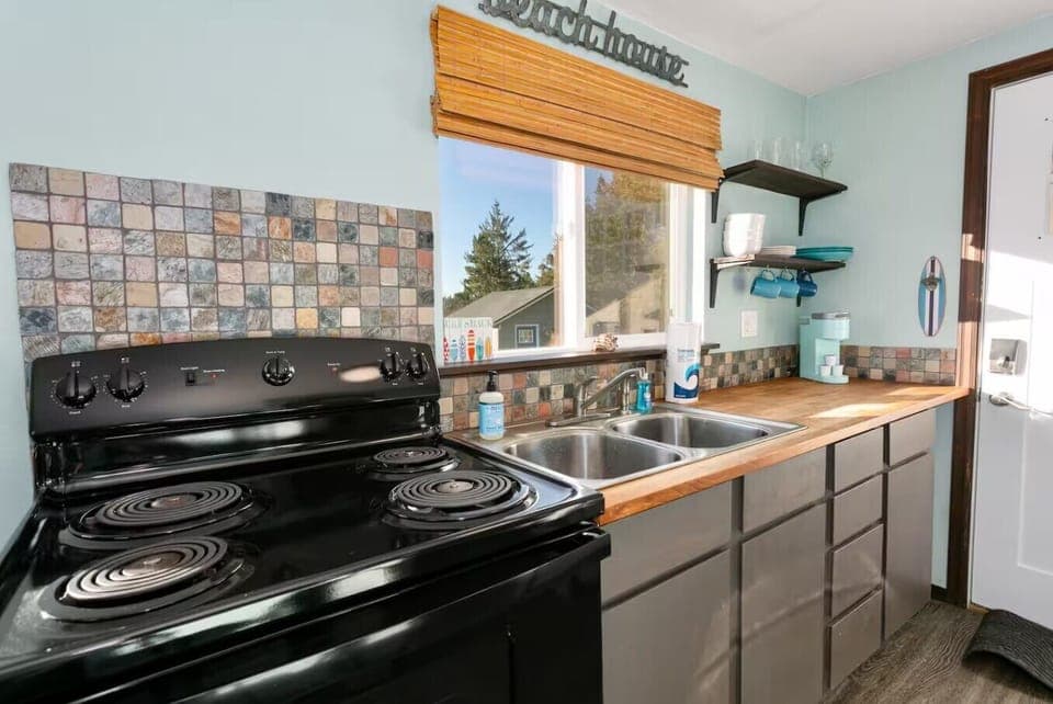 Stylish kitchen with everything you need for easy meals