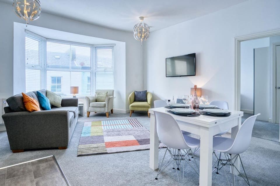 Bay View - 2 Bedroom Apartment - Tenby (24987)