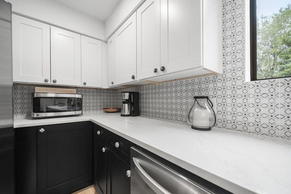Lively kitchen with gorgeous backsplash