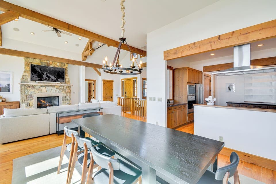 Dining Area | Main Floor