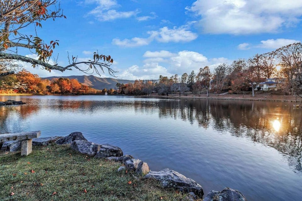 Lake Tomahawk - just a 10 minute walk from house!