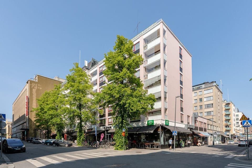 Stay right in the heart of Tampere, with the city`s best restaurants, shops, and the Nokia Arena just a short walk away.