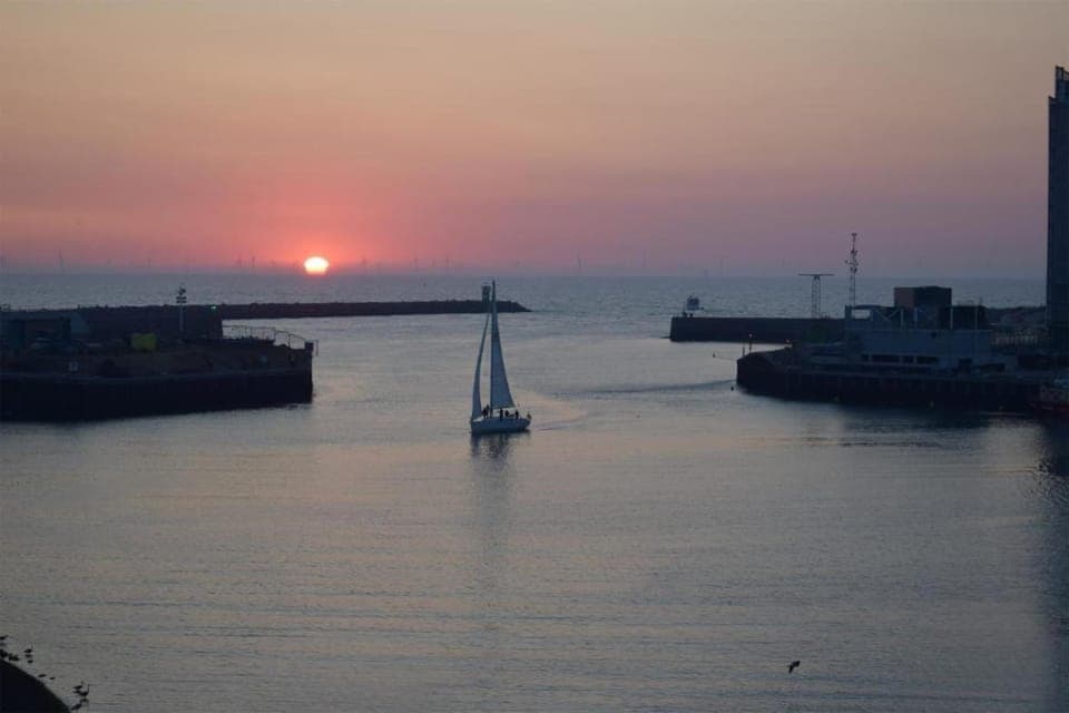 Region [summer] (>5 km)