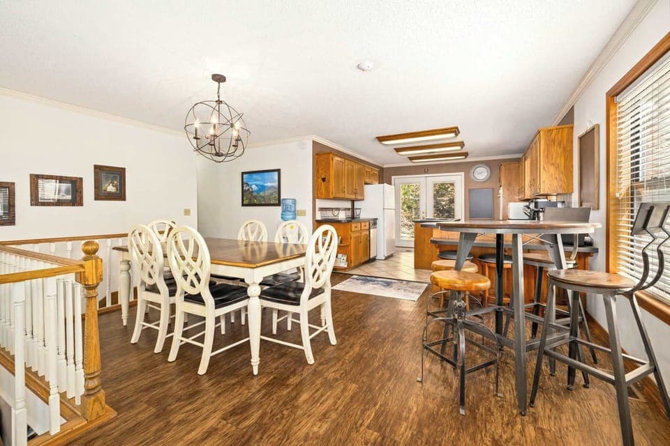 A great spot for casual drinks, morning coffee, or lively gatherings.