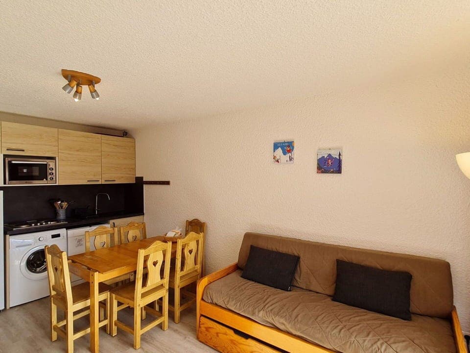 Apartment, Balcony, Chair, Shade, Outdoor Furniture, Daylighting, Aluminium