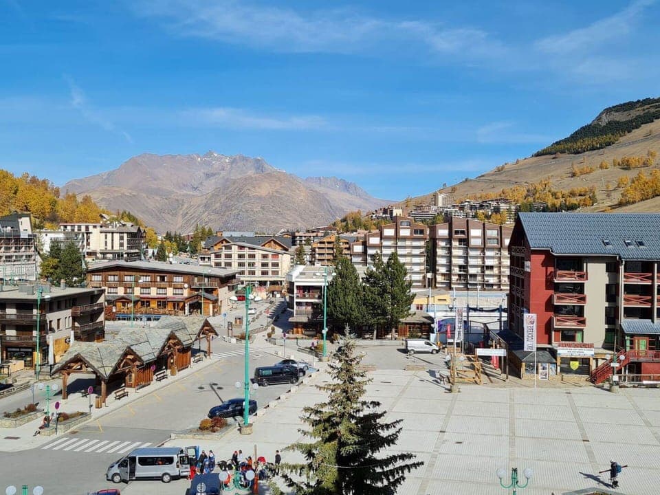 Apartment, Balcony, Chair, Shade, Outdoor Furniture, Daylighting, Aluminium