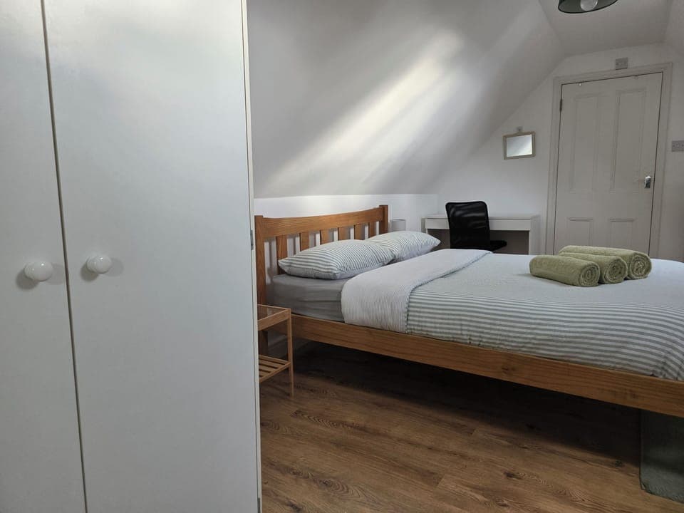 Bedroom - Bedsheets, Towels, WIFI, Balck Out blinds, Desk, Wardrobe