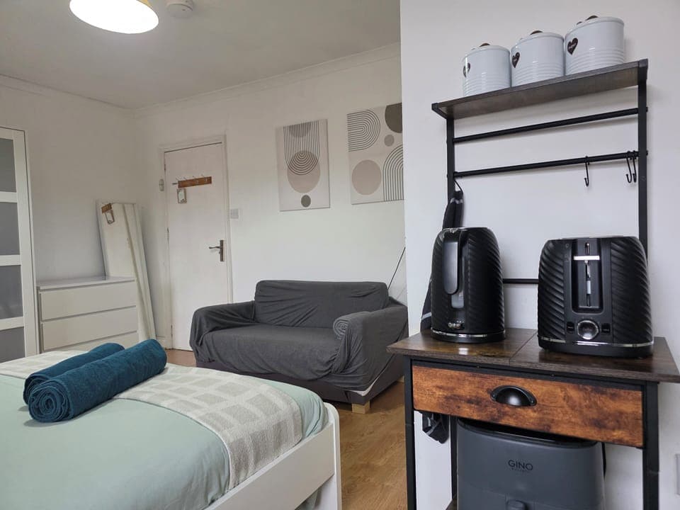 MIni Bar, Sofa bed, Towels