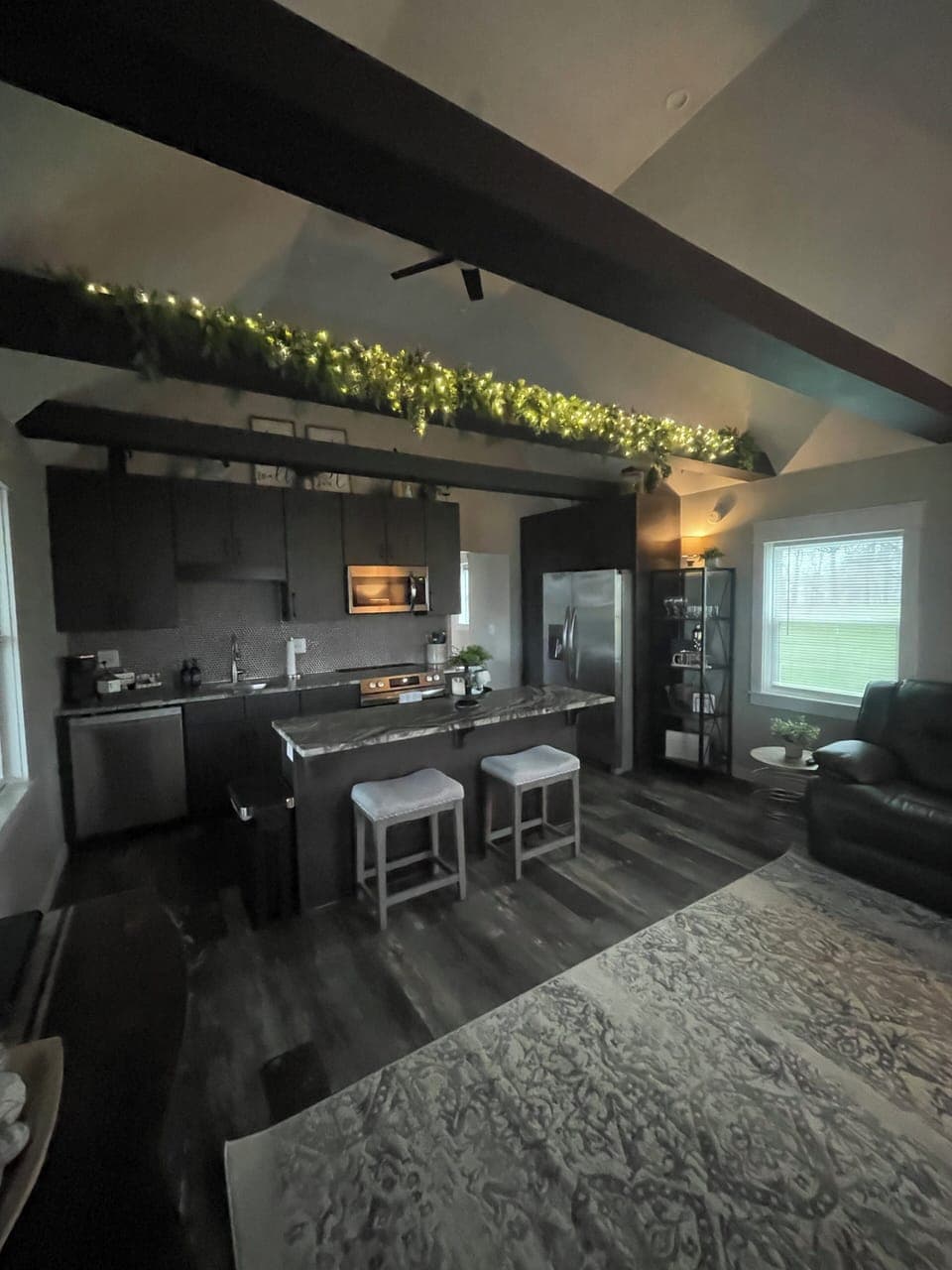 Full kitchen to whip up gourmet dinners or breakfast in bed. 