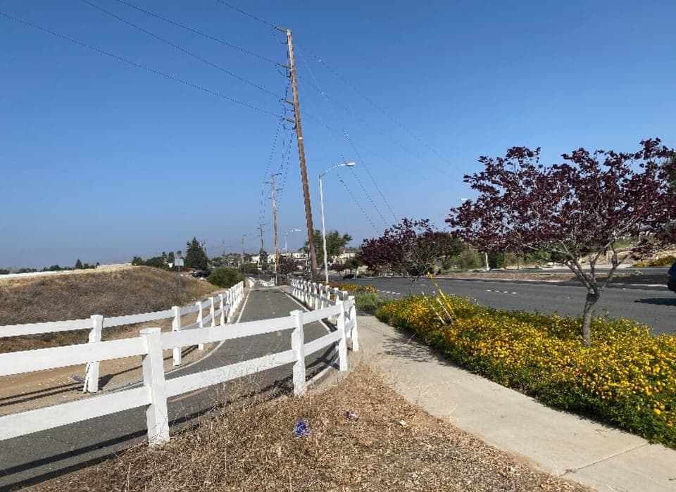 Nearby walking trails