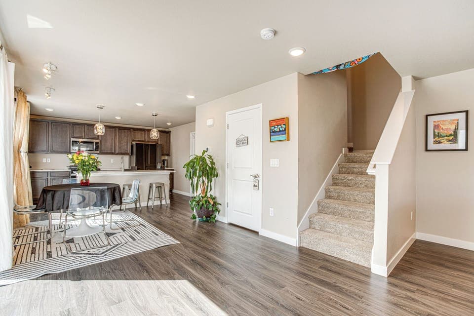 Dining Area | Dishes & Flatware Provided