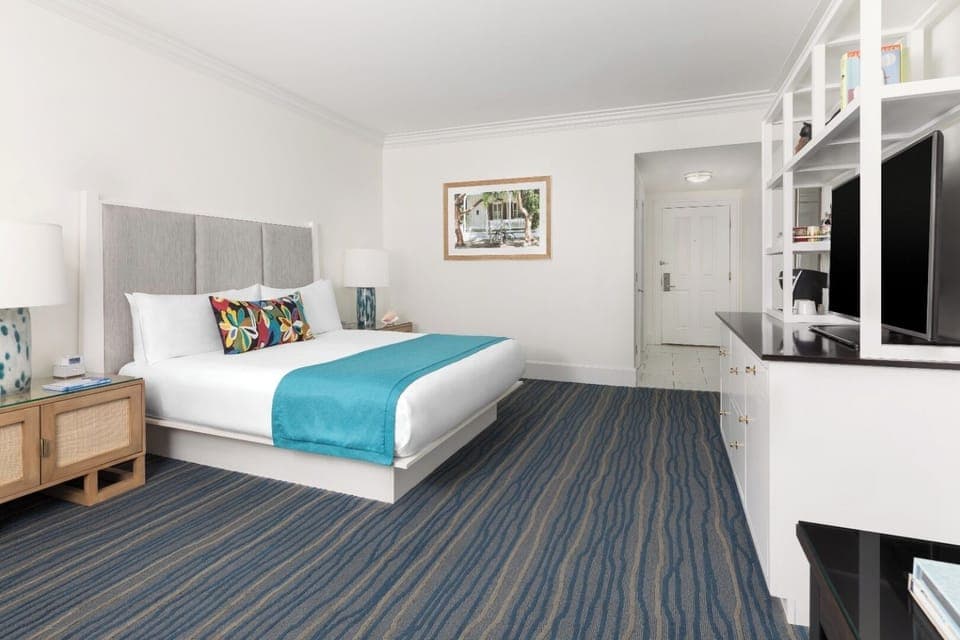 Unit with Queen size bed