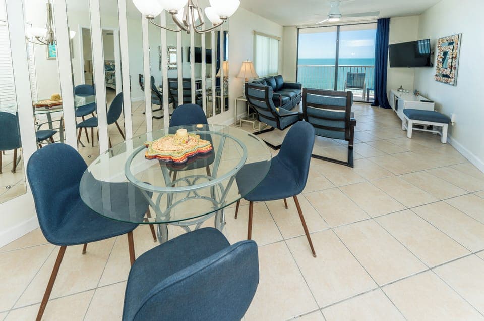 Living/Dining area with balcony access