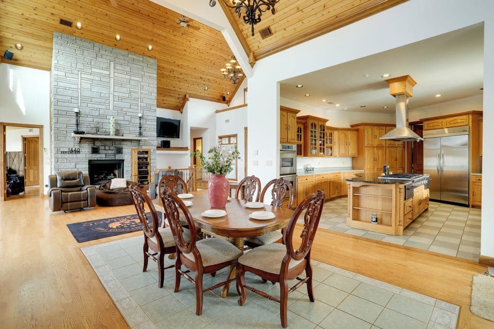 Shirley Vacation Rental | 4BR | 4 Full BA, 2 Half BA | 3 Steps Required