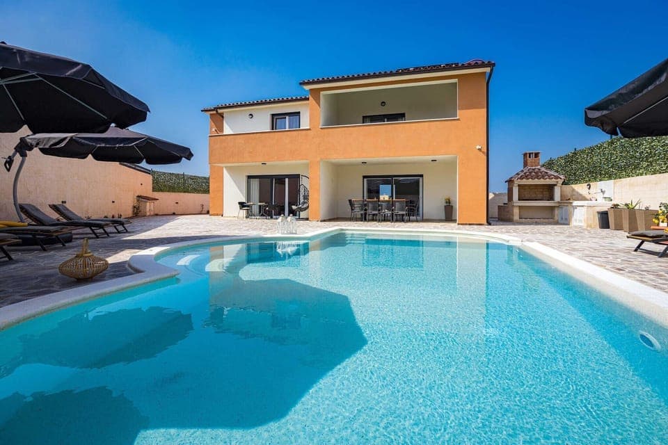 Holiday Home Swimming Pool