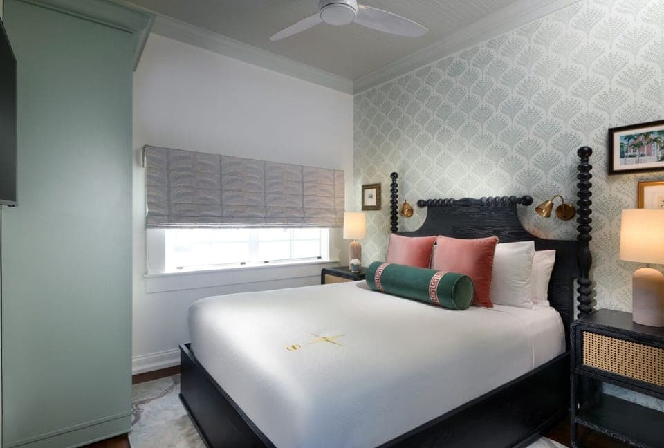 Unit with King size bed