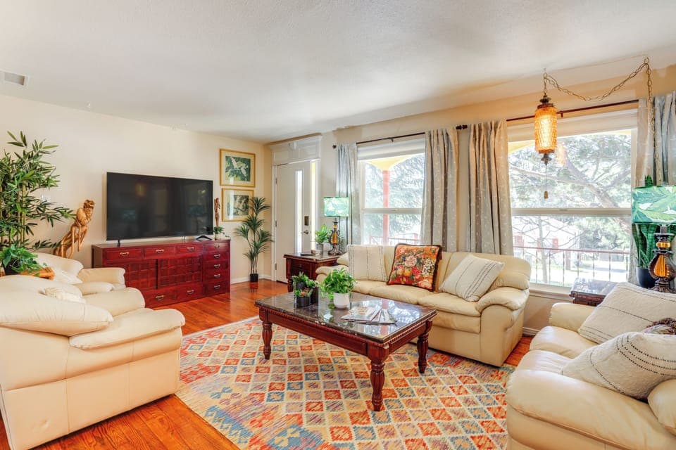 Atascadero Vacation Rental | 2BR | 1BA | 950 Sq Ft | 5 Steps Required