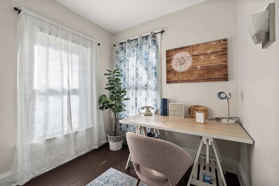 Escape to Unit 2283’s cozy home office & work on emails during your getaway