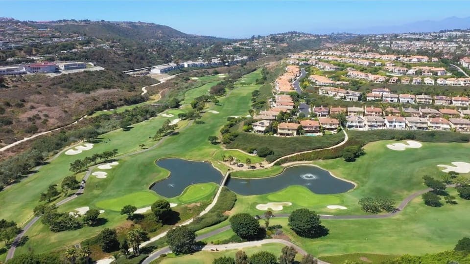 Stunning golf course views.