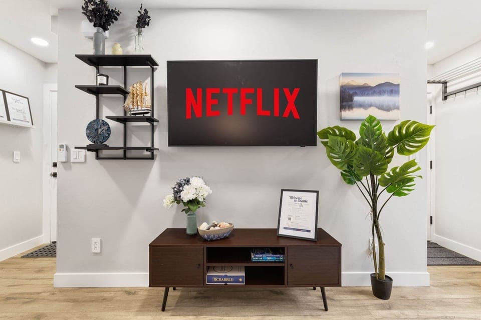 Smart TV with Roku apps ready. Watch a movie or stream your favorite series.