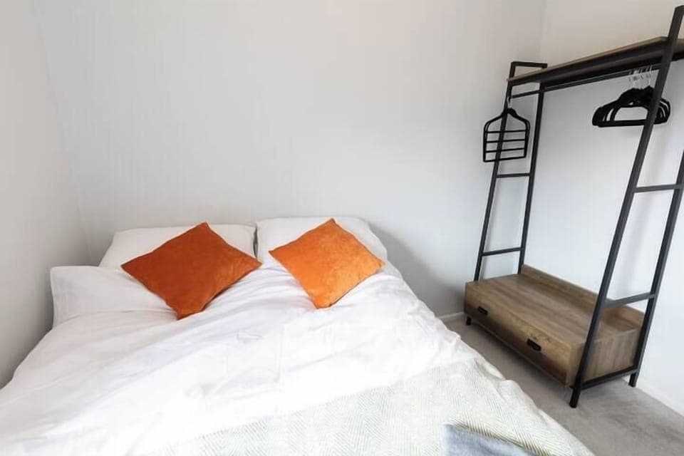 1c33cfcb bf15 4eb2 9920 e8b2e6171bff