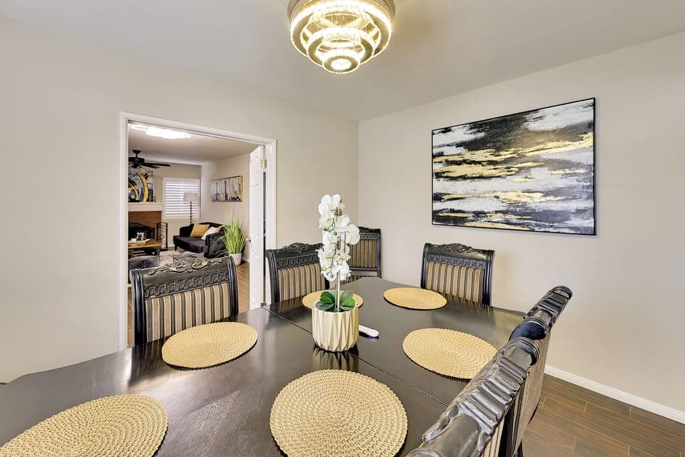 Dining Room | Main Level