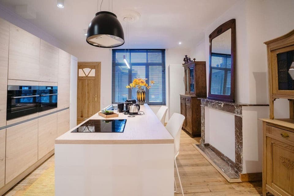 Spacious open kitchen fully equipped