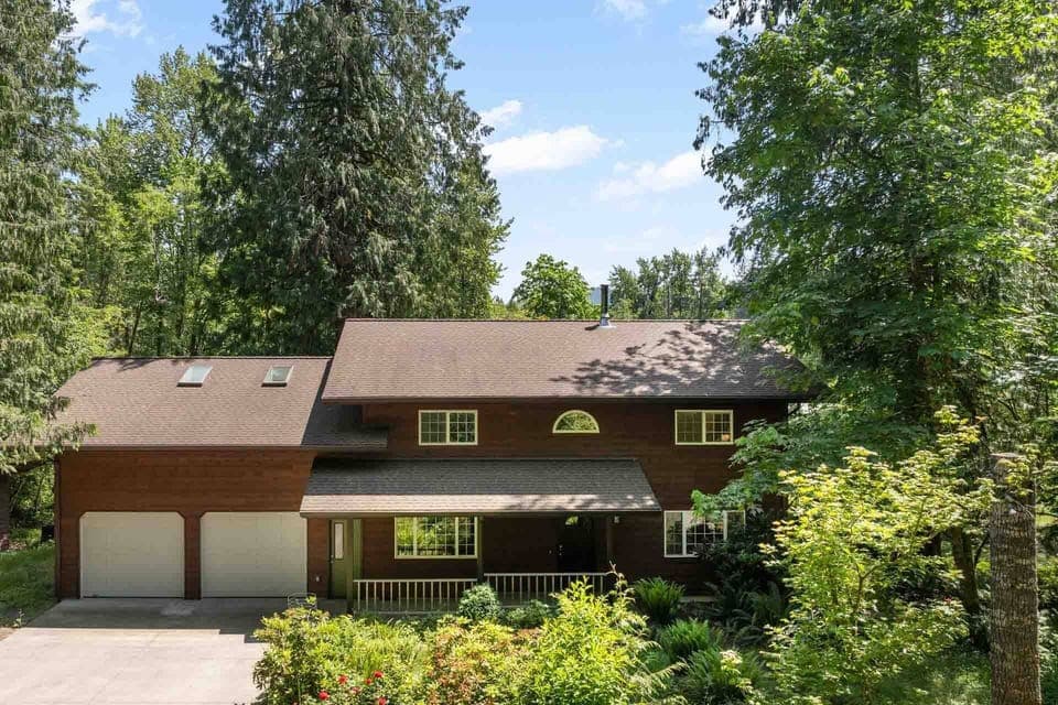 Welcome to Huckleberry Hideout! Please enjoy this one of a kind mountain paradise in the heart of Welches, Oregon!