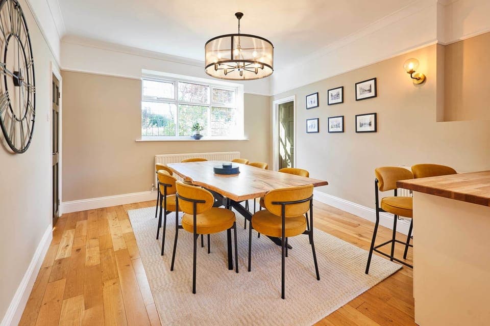 Louvaine House, Witton Gilbert - Host & Stay