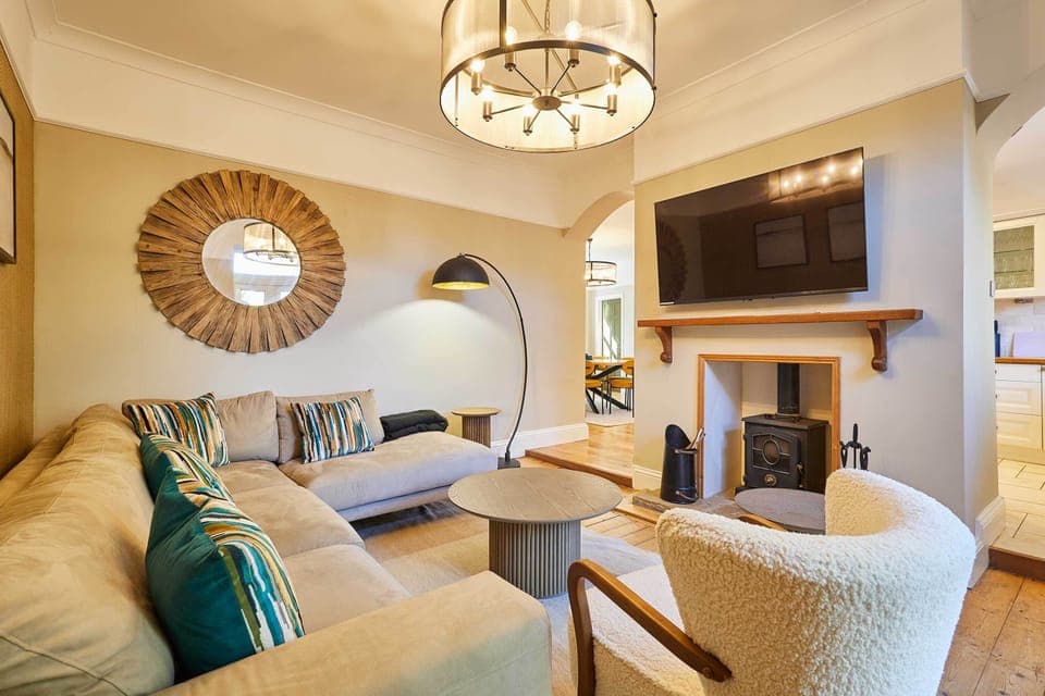 Louvaine House, Witton Gilbert - Host & Stay