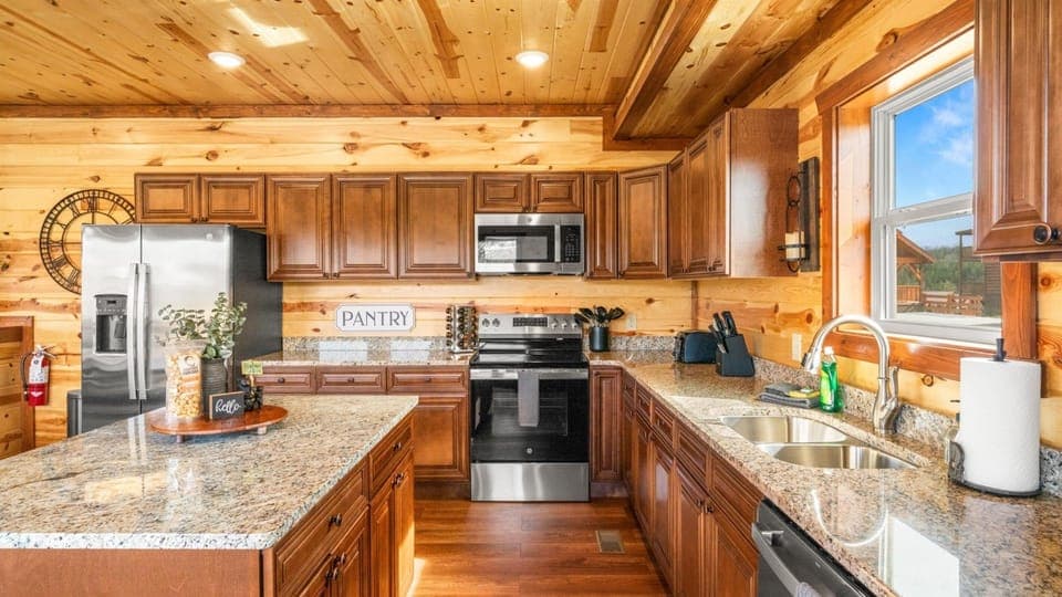 Large island for prepping meals