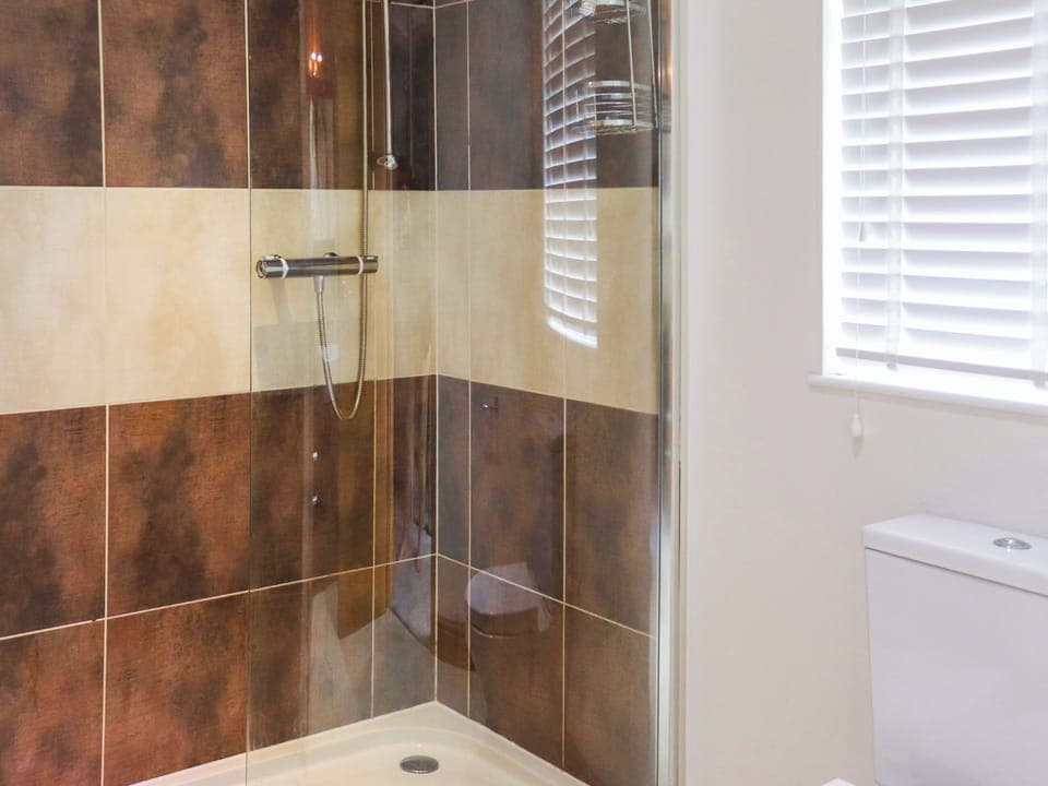 Bathroom | Seagrass Lodge, Rhosfawr, near Pwllheli