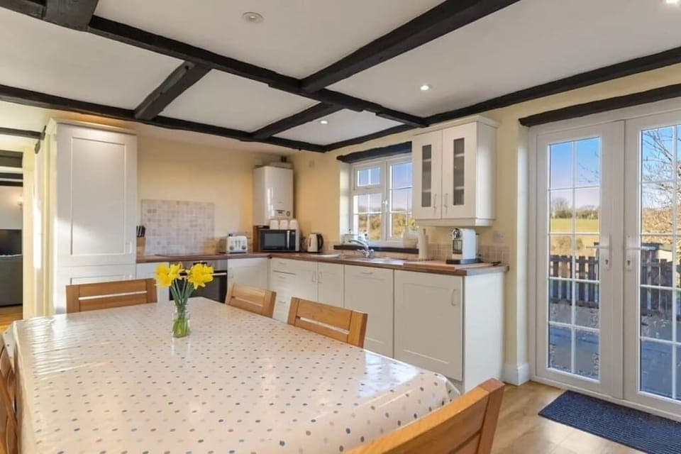 0c4a7240-254e-4e76-8999-4f40846c9b7b