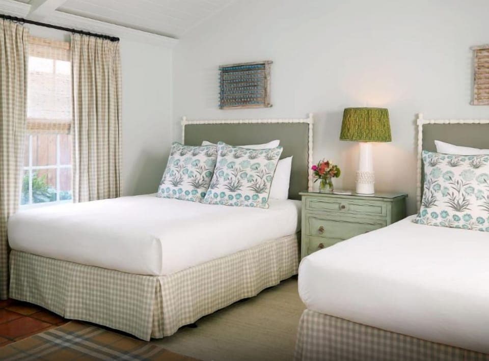 Unit with 2 Queen Beds