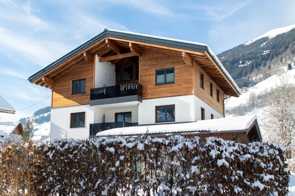 Holiday Home Exterior [winter]