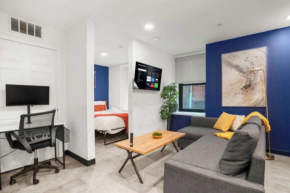 CozySuites | Stunning 1BR in Downtown Pitts. #4