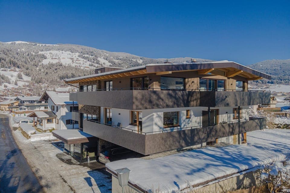 Holiday Home Exterior [winter]