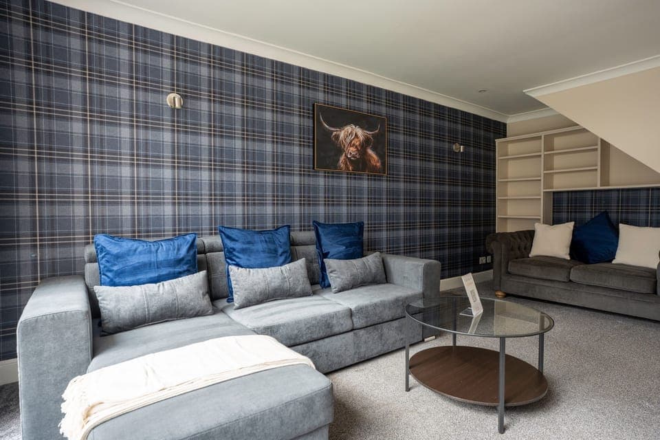 Living Room / Lounge